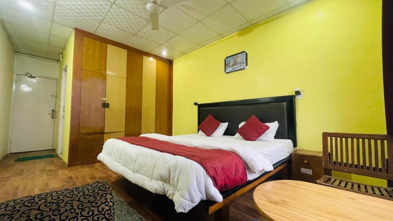 Hotel Ocean Manali- With Beautiful Terrace Near Mall Road 3*